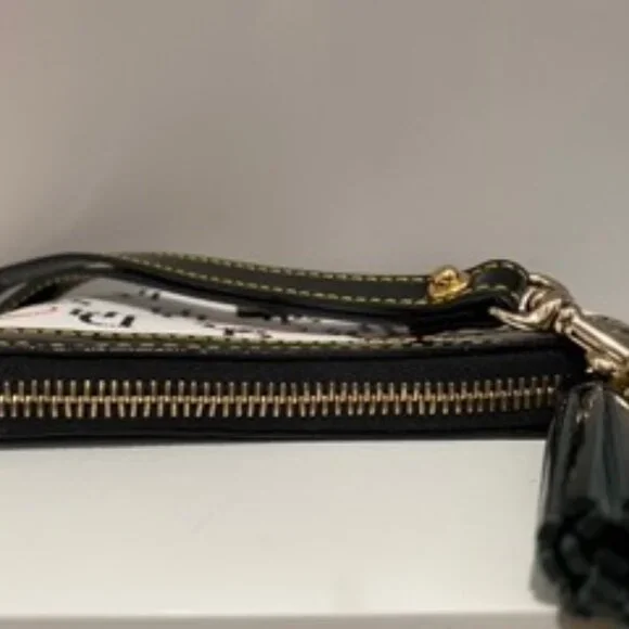 Dooney & Bourke Wallet/Wristlet (hearts) - Picture 4 of 5